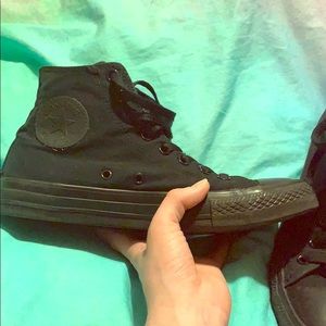 All black high top converse 🖤